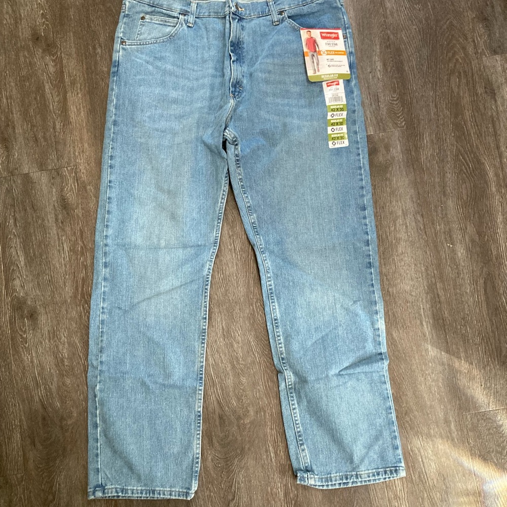 Wrangler Mens Jeans W42 L30 NWT
